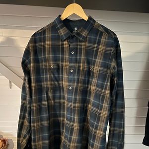 Kuhl blue and yellow button up